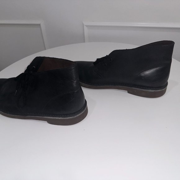 Clarks Black Leather Chukkas Size 11 M